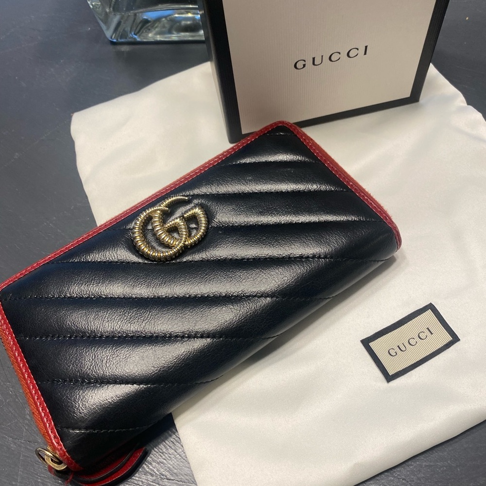 Gucci Marmont GG Wallet in Black/Cherise